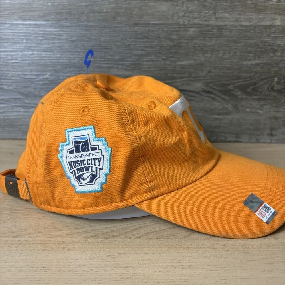 Tennessee Volunteers Hat Cap Strap Back NCAA Football Music City Bowl Mens